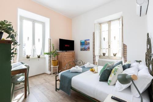 San Lorenzo Apartment | Charming Capri style Retreat - near Termini station, near Colosseum