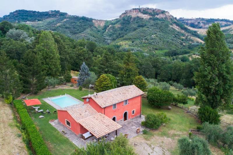 Civita di Bagnoregio Villa | Civita di Bagnoregio Villa Sleeps 6 Pool Air Con