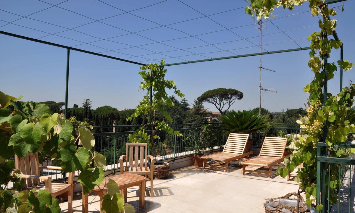 Celio Apartment | Colosseum Penthouse with Spectacular 360° View from the Rooftop Garden