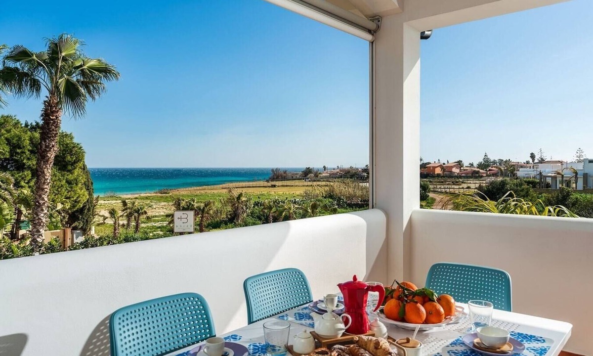 Reitani Apartment | Corrado Residence (Blu) - Apartment near Marzamemi