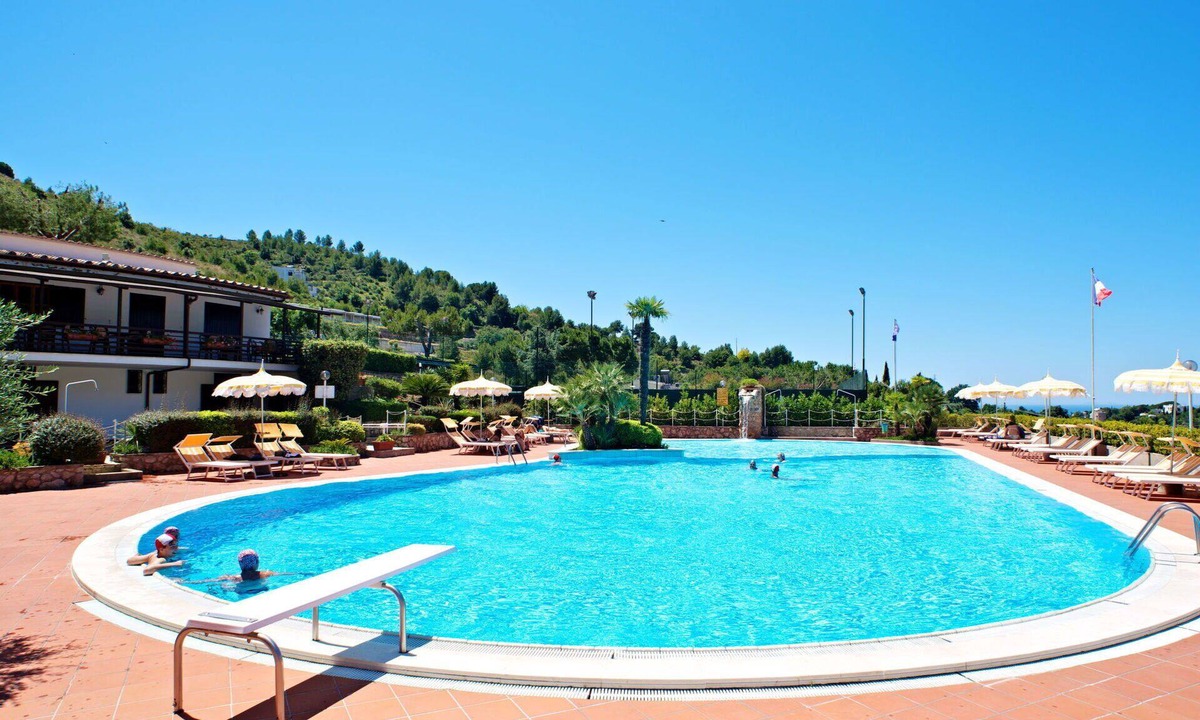 Sperlonga Apartment | Cosy apartment for 2 people with pool, WIFI, A/C, TV and pets allowed