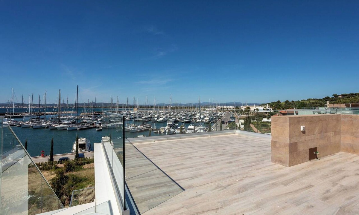 Scarlino Apartment | Cosy apartment for 4 people with WIFI, hot tub, A/C, terrace, pets allowed and panoramic view