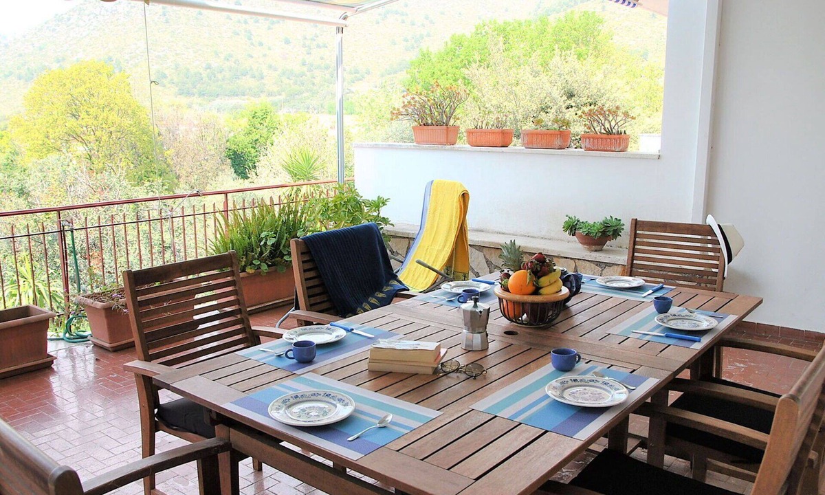 Sperlonga Apartment | Cosy apartment for 7 people with WIFI, A/C, TV, balcony and pets allowed