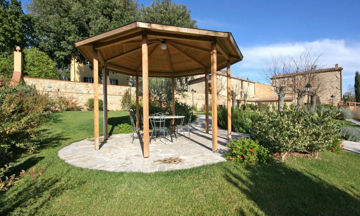 Volterra Apartment | Cosy apartment with WIFI, pool, TV, pets allowed and panoramic view, close to San Gimignano