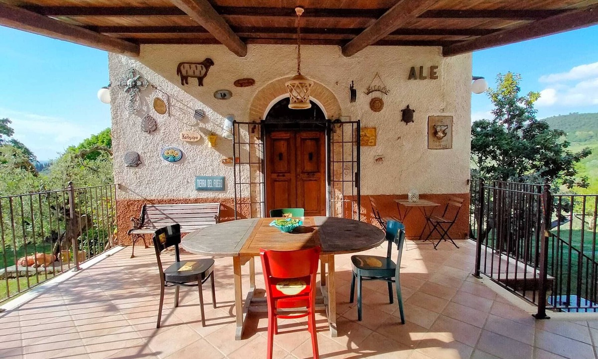 Narni House | Country house surrounded by nature with pool and billiard room
