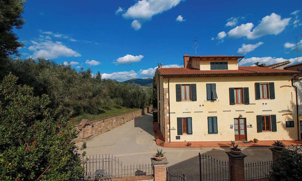 Vinci Other | country inns - 6 bedrooms - 6/22 persons