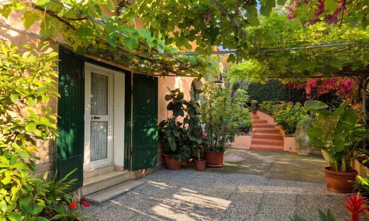 Monterotondo House | Cozy Apartment for 4 with Private Parking near Rome
