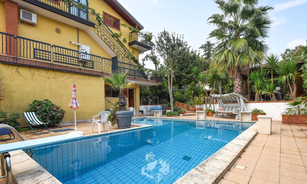 Trecastagni Apartment | Cozy apartment in Trecastagni with swimming pool