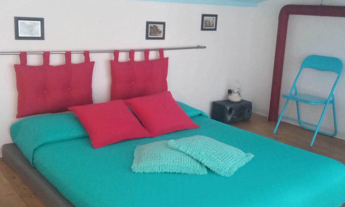 Marsala Apartment | Cozy studio apartment with loft in San Lorenzo