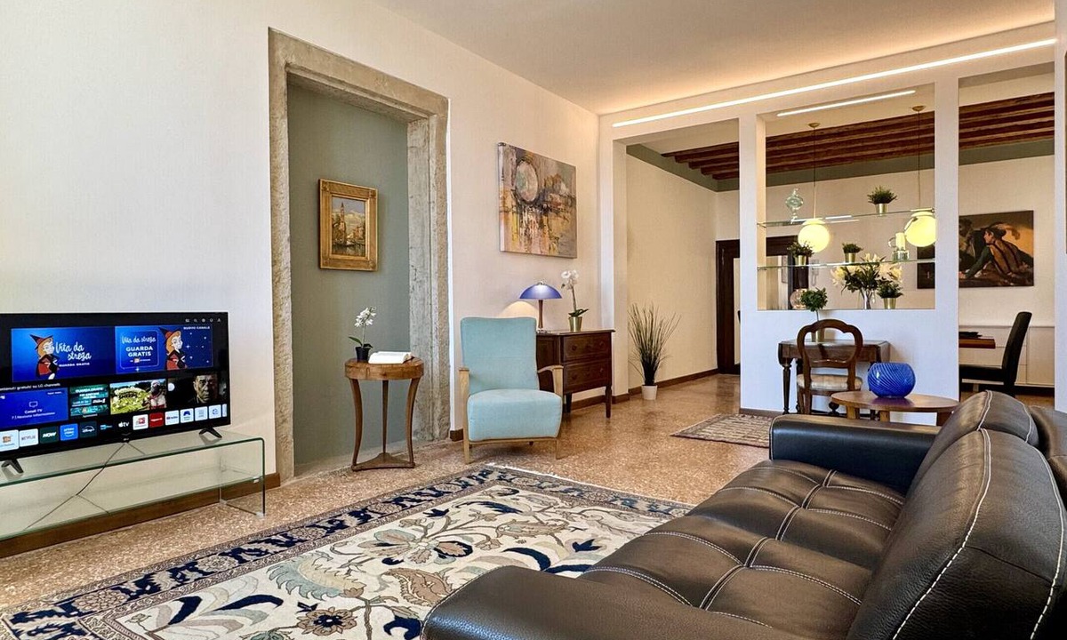 San Polo Apartment | Da Mosto Palace (Historical Center)