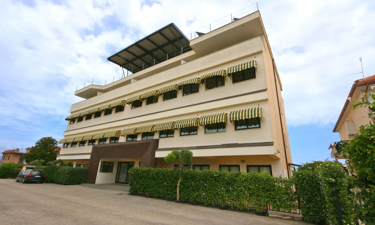 Aprilia House | Della Piana Residence