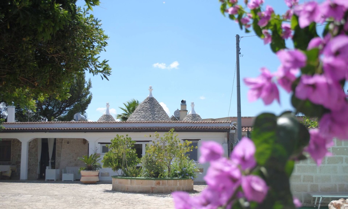 San Vito dei Normanni Villa | Dimora Dolce Trullo: Your Corner of Paradise in Puglia!