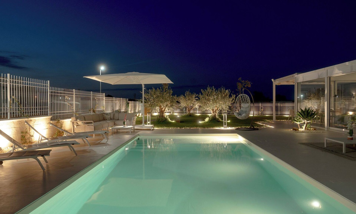 Brucoli Villa | DIMORA OLEA: an elegant villa with a pool and access to a private beach