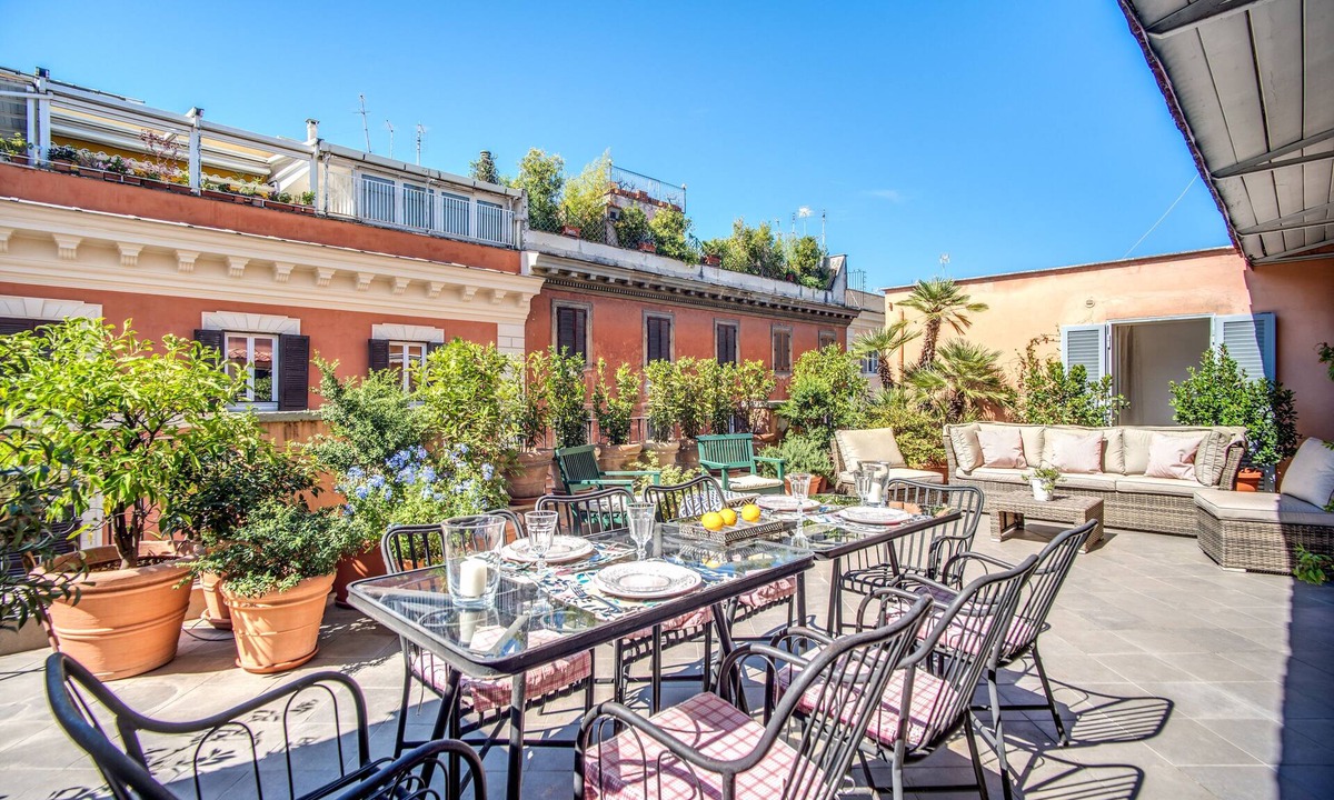 Rione XVI Ludovisi Apartment | Dolcevita Terrace