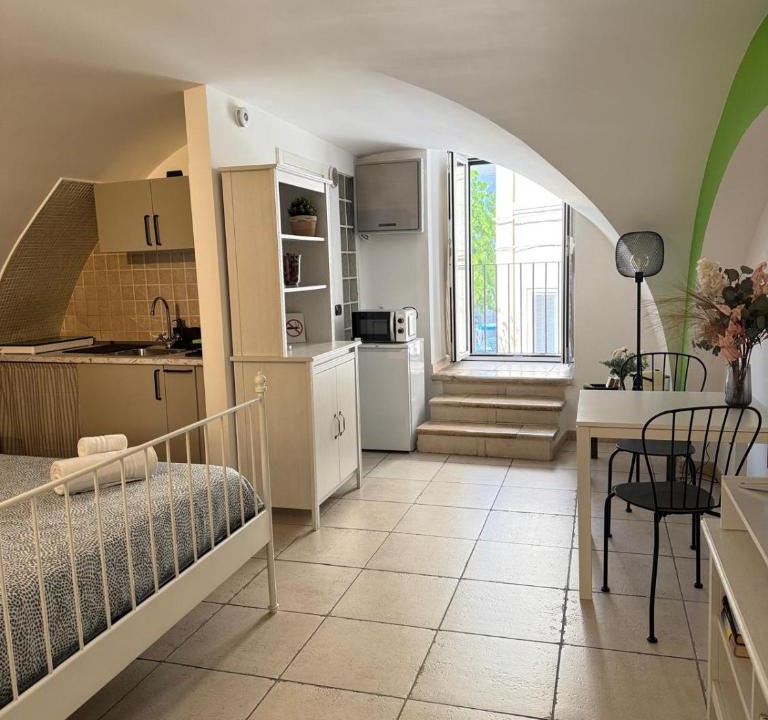 Bari City Centre Apartment | Domus Midì - Villari 2