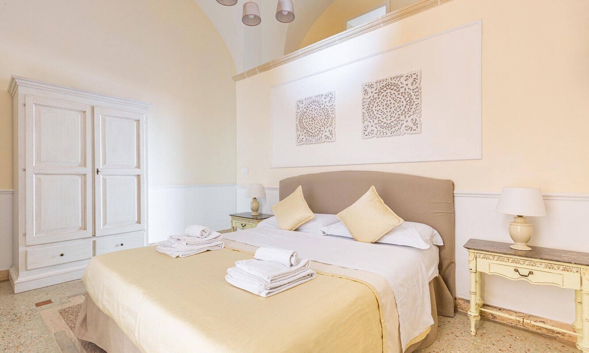 Lecce Bed & Breakfast | Double Room with Star Vault (Breakfast incl.) at Dimora Le Tre Muse Guesthouse