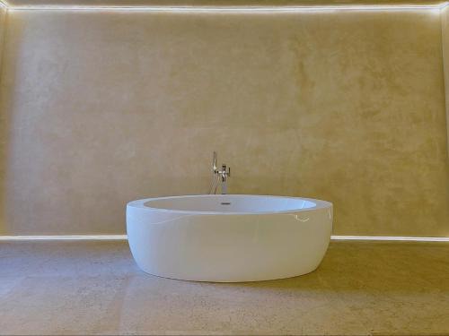 Rione III Colonna Apartment | DUNE at Spanish Steps Luxury Apartment-Suite