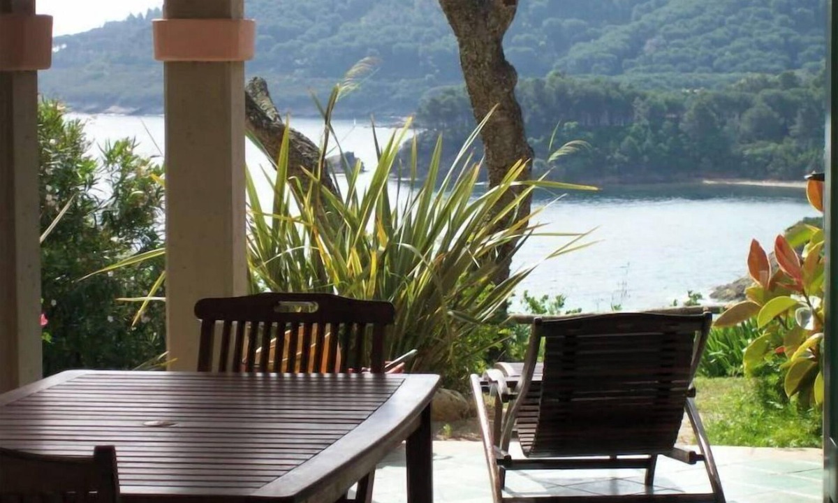 Naregno Apartment | Elba Island villa on the sea with sandy beach surrounded by green park Arc.T