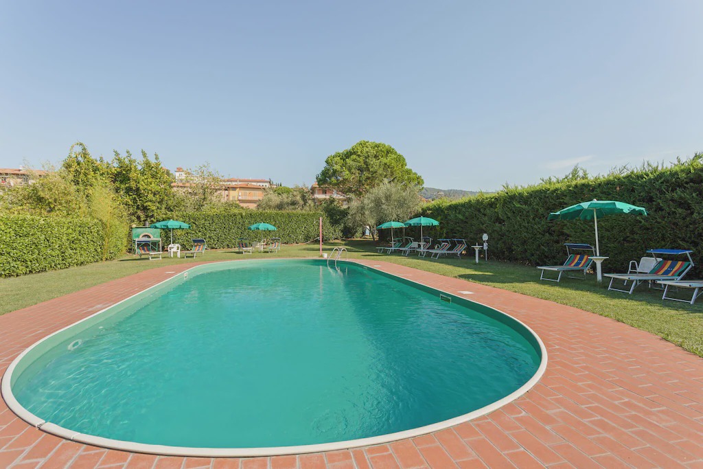 Tuoro sul Trasimeno Apartment | Elegant apartment with swimming pool and gym on Lake Trasimeno