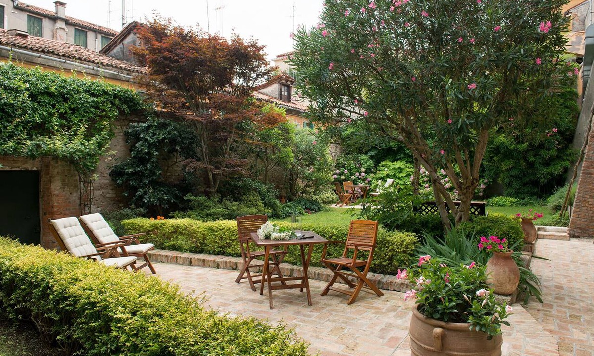Santa Croce Apartment | Elegant apartment with garden in S.Croce, Venice