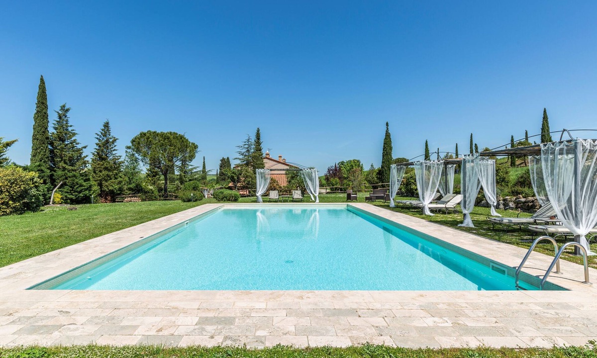 Gallina Villa | Elegant farmhouse, with private pool, table tennis & ping pong in Val D'orcia,