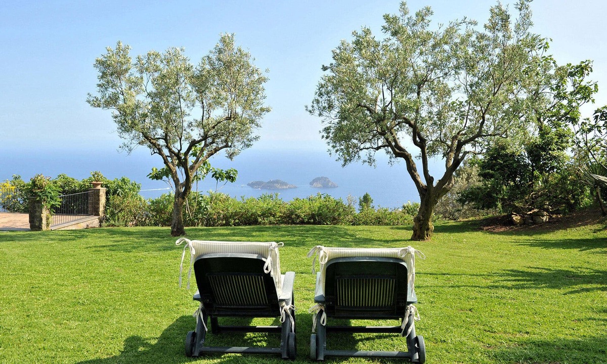 San Pietro Villa | Elegant Living in Palazzo on Grand Canal- Sip Bellinis on Shared Terrace