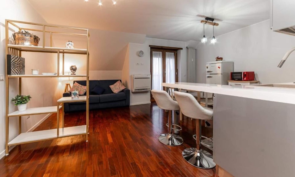 Monte Sacro Apartment | Elegant Penthouse - Metro Conca d'Oro
