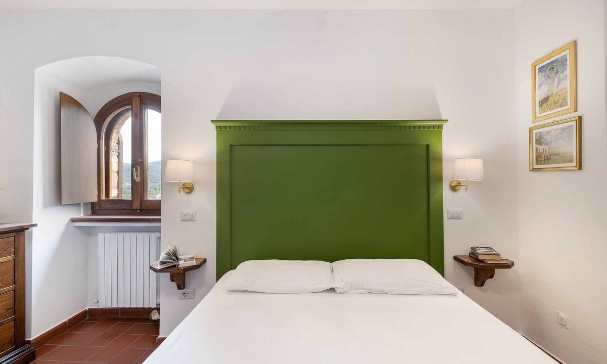 Spello Apartment | Emerald apartment with valley view in the historic center