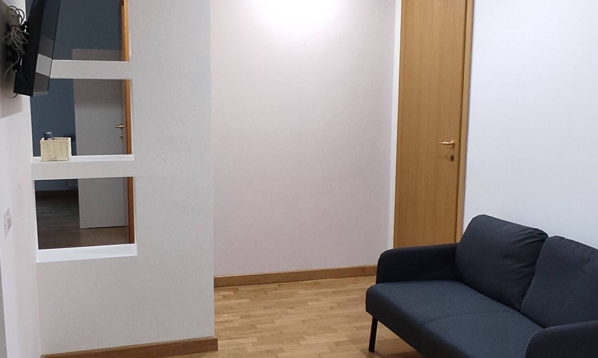Monte Sacro Apartment | Eve's House. Up to 4 guests. Opposite the subway station
