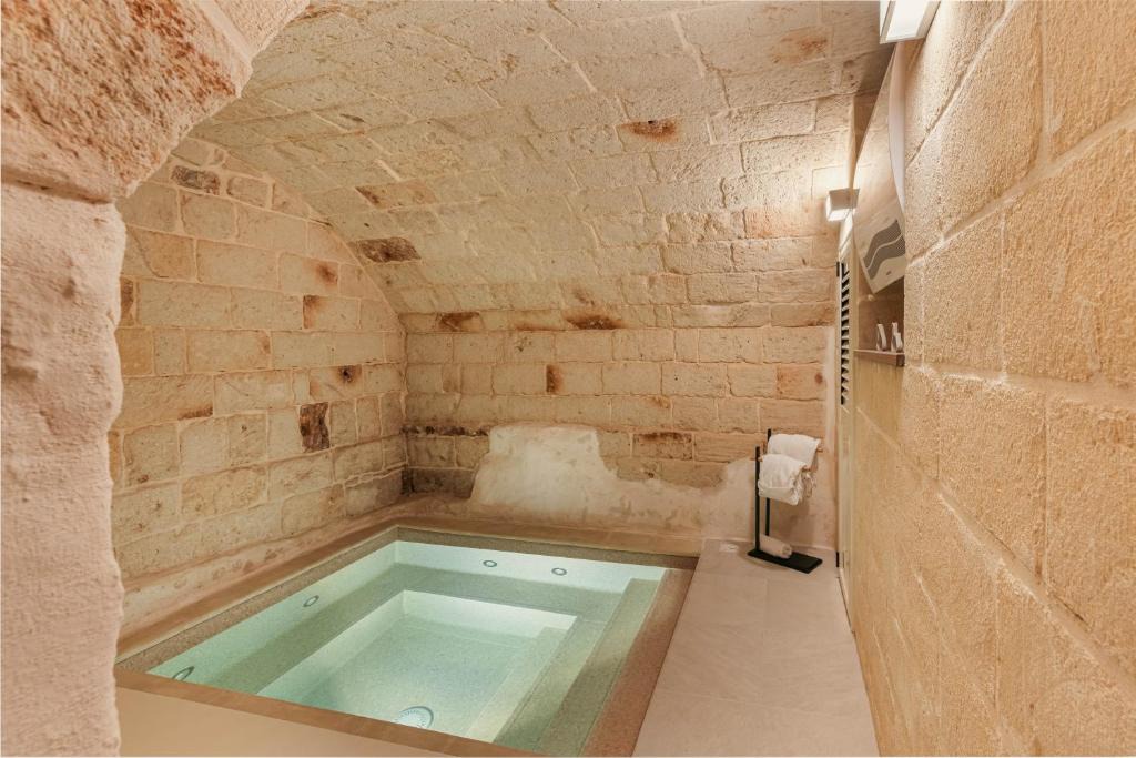 Fasano House | [Exclusive - Suite] SPA con Idromassaggio Jacuzzi