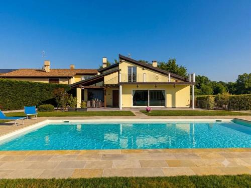 Pagnano Villa | Exclusive Venice Pool Villa - Garden, BBQ & Privacy
