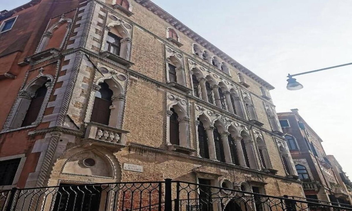 San Polo Apartment | Experience Authentic Venice Luxurious Apartment in Historic Noble Floor