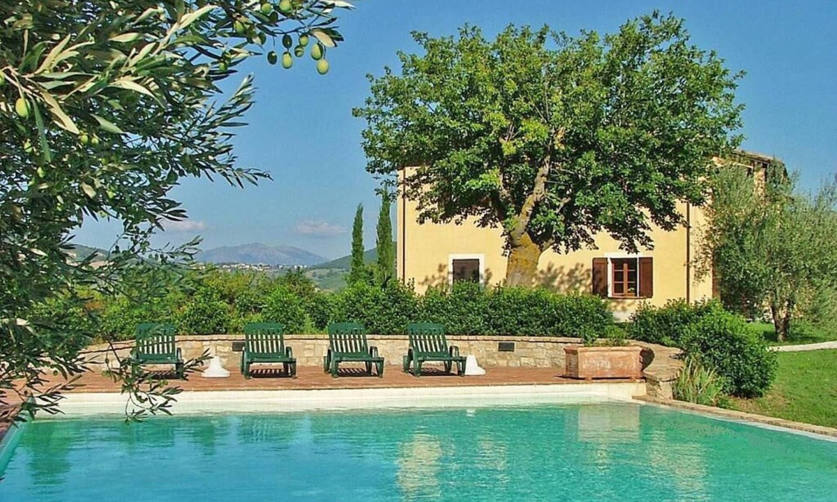Valfabbrica House | Farm Castagna Alta - Holiday Apartment Almond