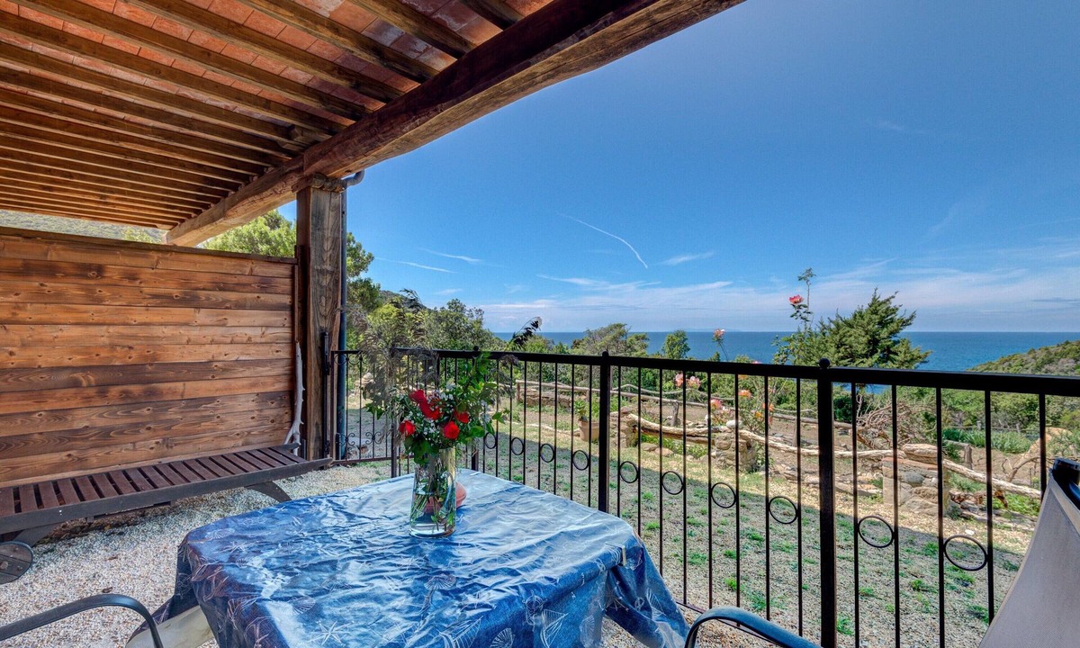 Cavo House | Farmhouse 'Amandolo - Palmenti' with Sea View, Wi-Fi and Air Conditioning