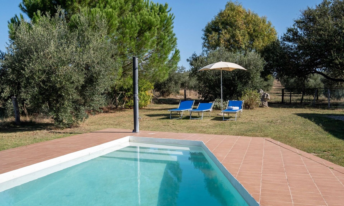 Pitigliano House | Farmhouse "Sasso Bianco" with Shared Pool, Private Terrace & Wi-Fi
