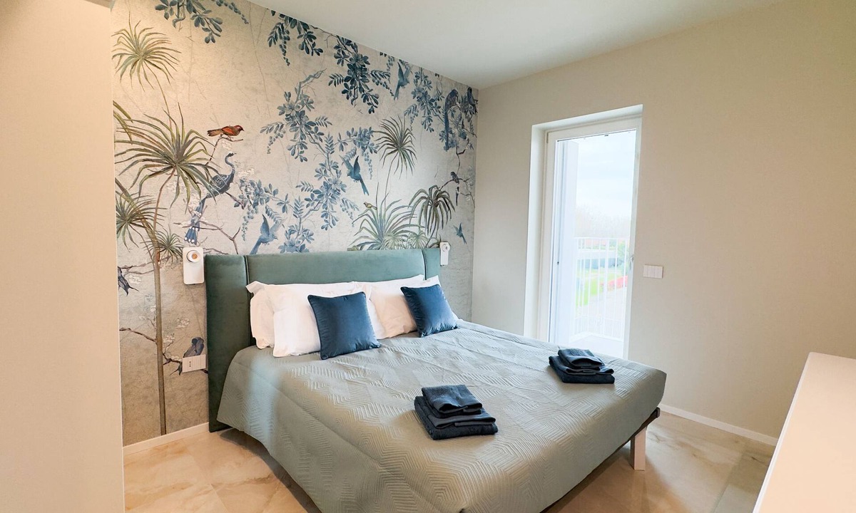 Sottomarina Apartment | Farmont Seafront Acquamarine Suite by CaSa Check