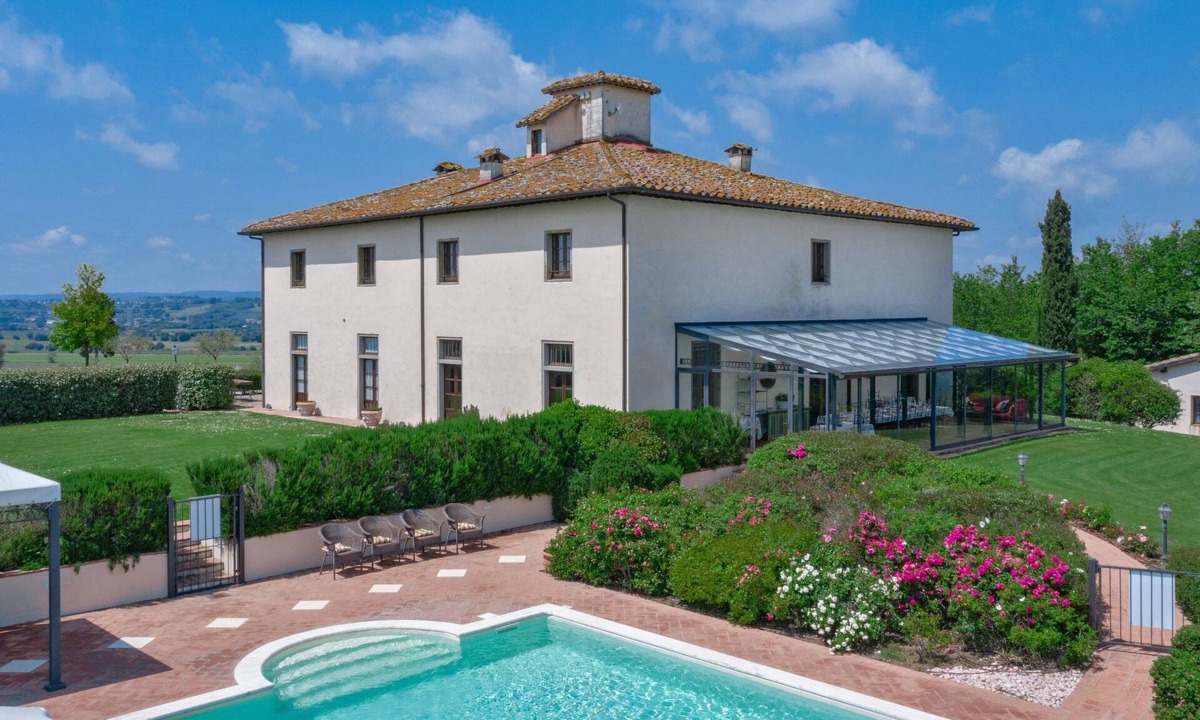 Le Piazze House | Ferienvilla 'Michelangelo' mit privatem Pool by Interhome