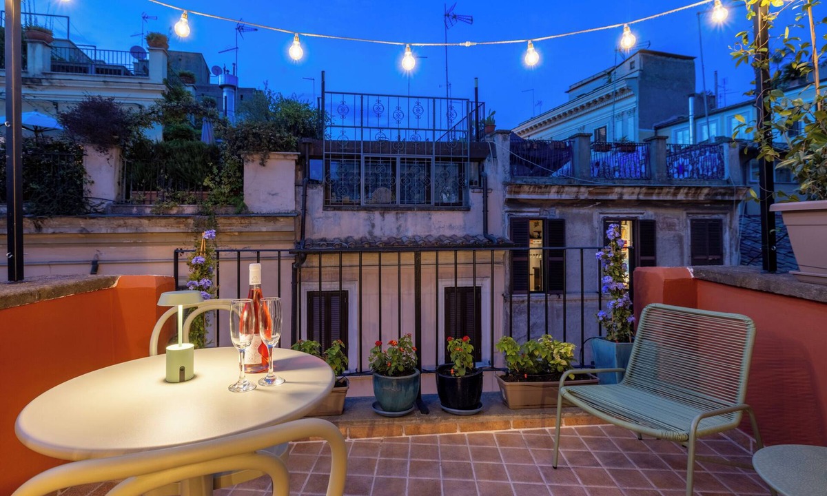 Rione VI Parione Apartment | Flower Terrace – Campo de’ Fiori - Panoramic terrace in the heart of Rome -