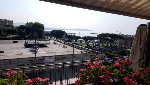 Formia Apartment | FORMIAE Hsg - PANORAMICA CENTRALE Casa Vacanze 100mq BOX Auto riservato
