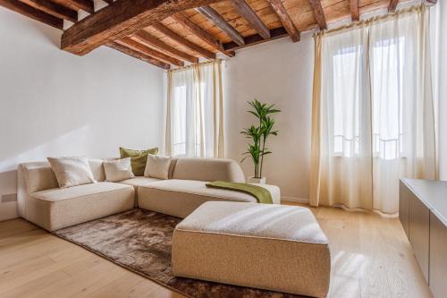 Old Town Apartment | Fumo di Lambrusco - Rua Frati 34 Palace by MoVeBNB