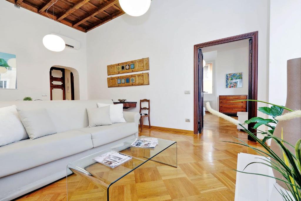 Rione VII Regola Apartment | Giulia Charme - My Extra Home