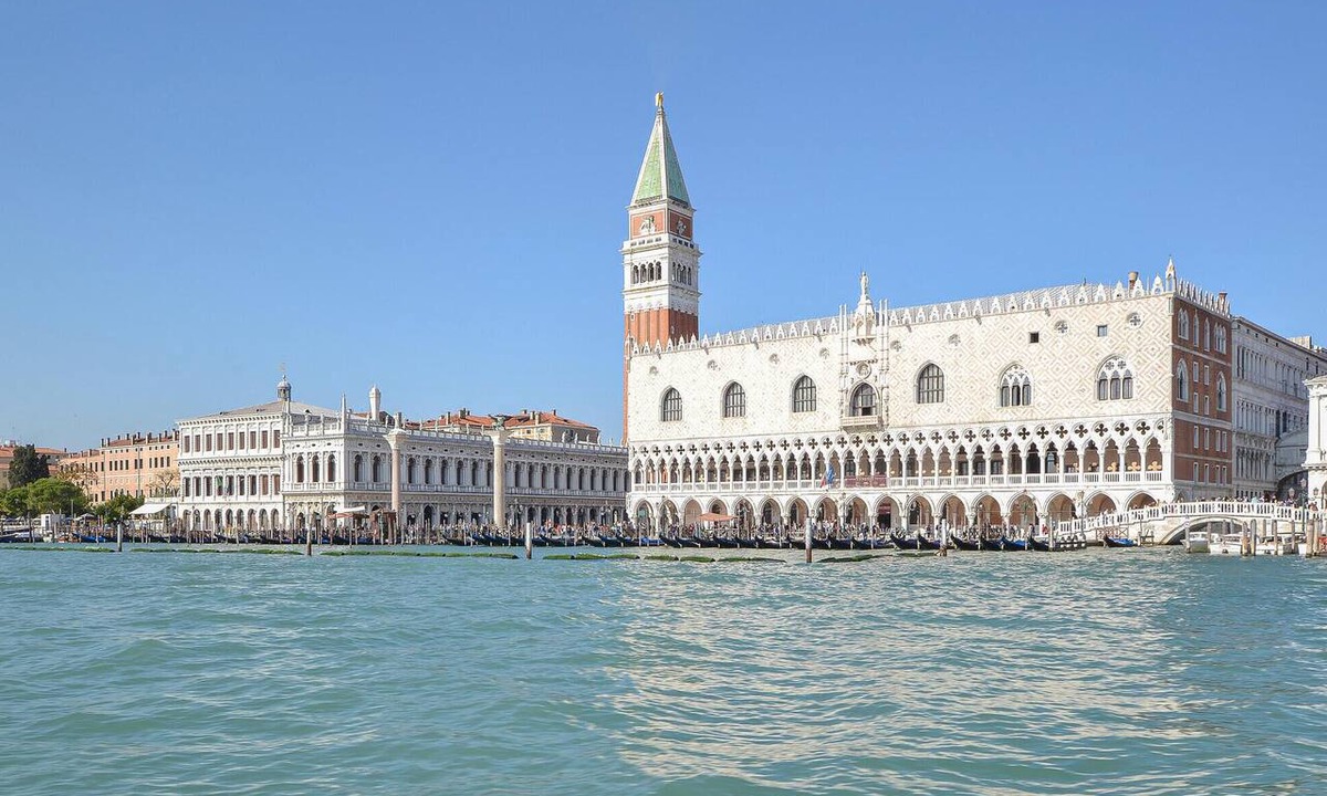 Castello Apartment | Gorgeous apartment in Venezia with WiFi