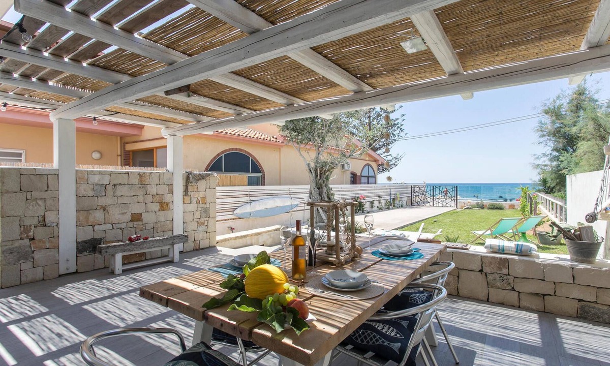 Santa Maria del Focallo House | Gorgeous home in Ispica with private swimming pool, can be inside or outside