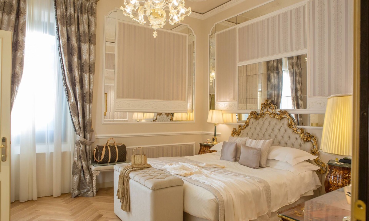 Historic Center Hotel | Grand Hotel Majestic già Baglioni