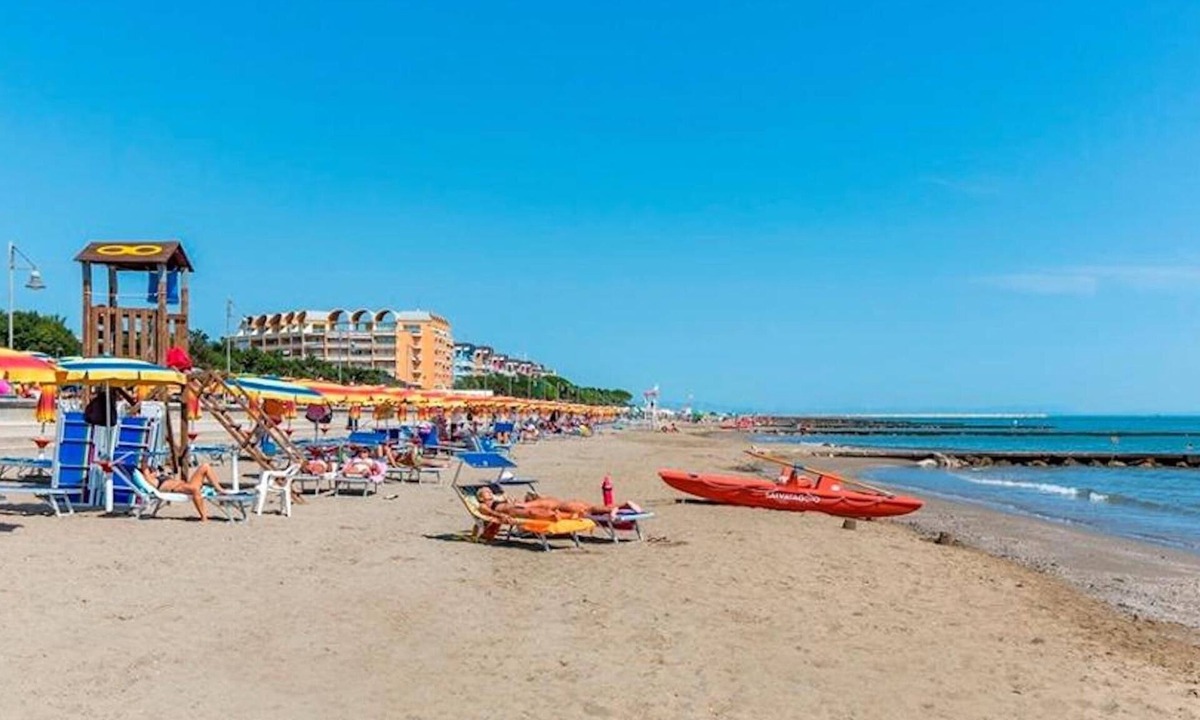 Porto Santa Margherita Apartment | Great flat with shared pool for six guests-Beahost