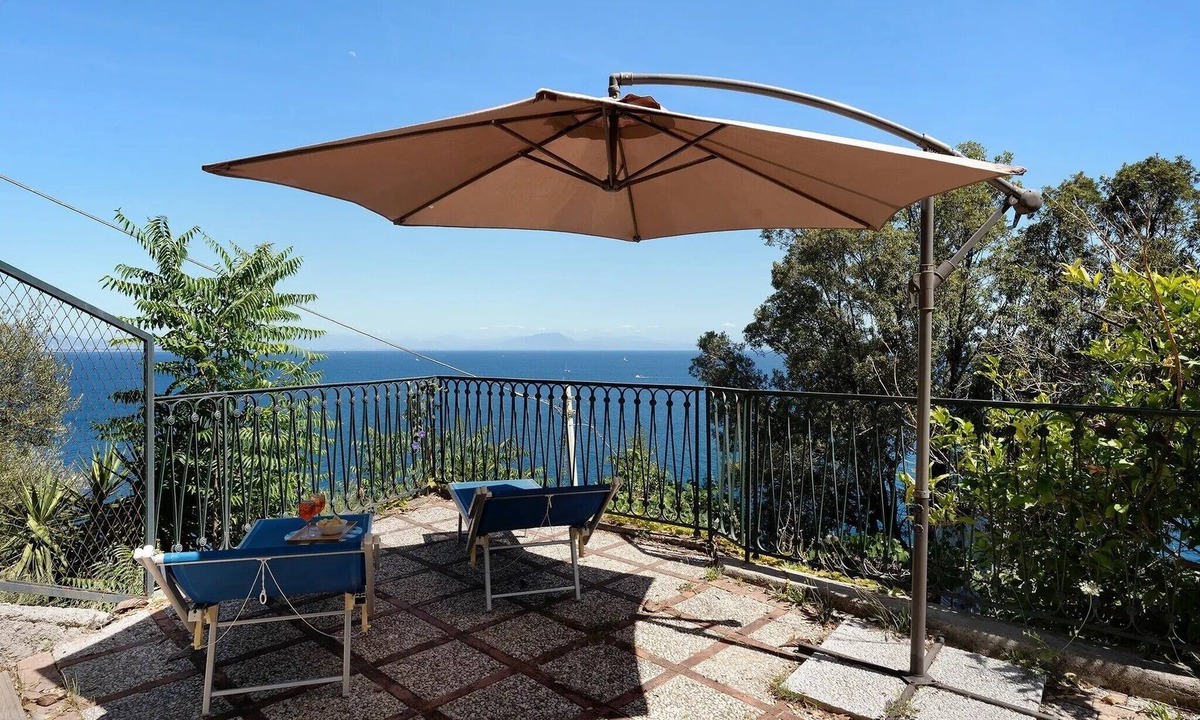 Erchie Apartment | 'Green Amalfi Coast' Apartment with Sea View, Wi-Fi and Air Conditioning
