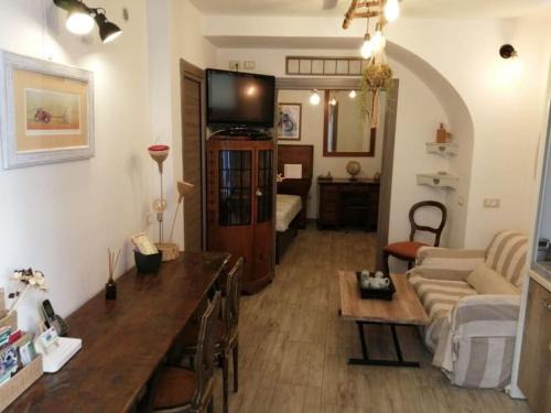 Castel Gandolfo Apartment | Green Empathy Studio Castel Gandolfo
