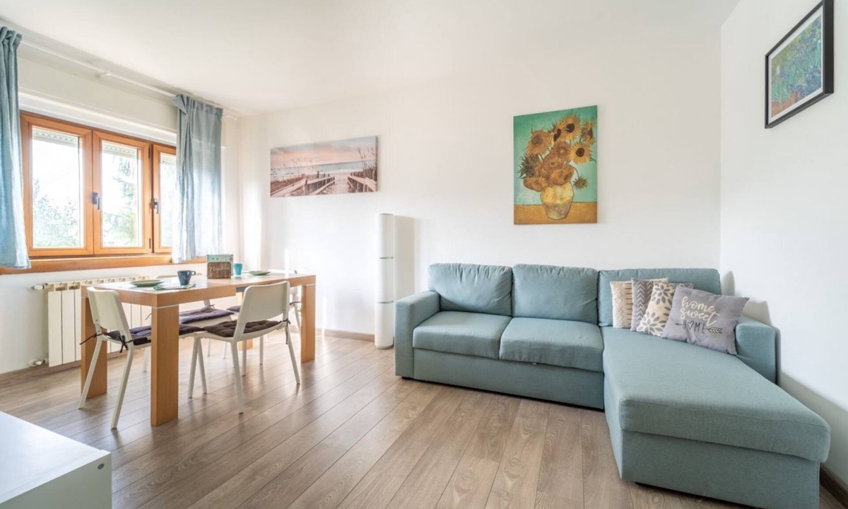 Muggia Apartment | GuestHost - Charming 69 sqm apartment, ideal for groups or families of up to 6 people, located on the first floor of a building.The property is in a quiet neighborhood equipped with all essential services and well connected to both the center of Muggia a