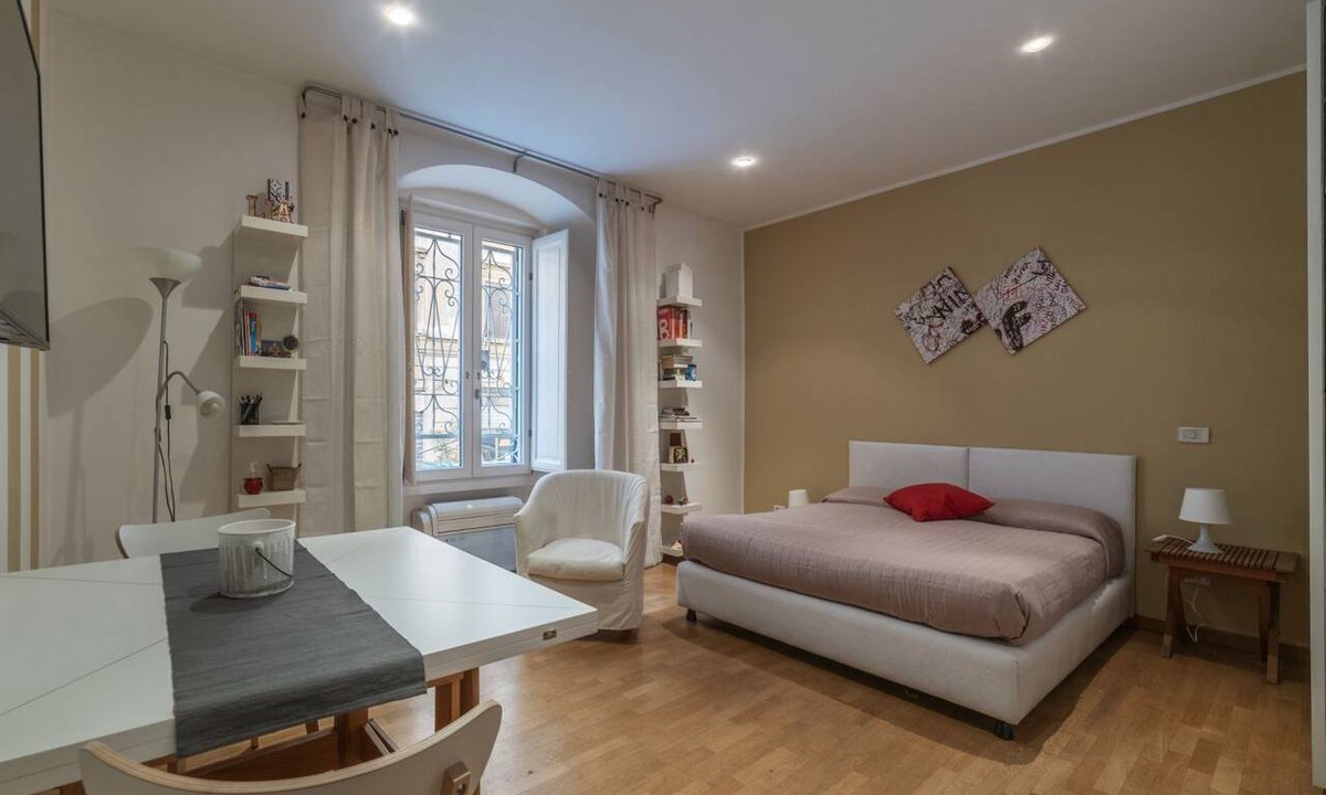 Testaccio Apartment | GuestHost - Comfortable apartment located on the first mezzanine floor of a period building, with a total of six floors, the lift starts from this floor, for which it is necessary to go up the stairs.In 40 m2 of space it hosts 2 people in a single open s