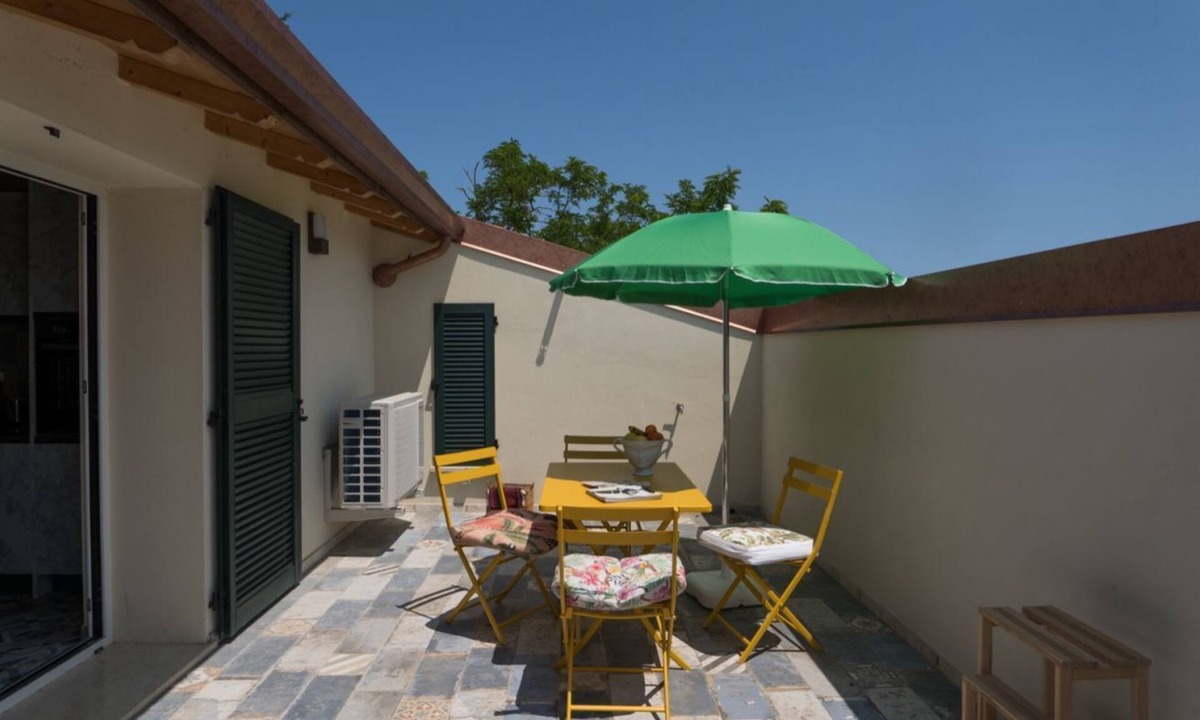 Cordigliano Apartment | GuestHost - Cozy apartment that hosts up to 4 people, located in a shared villa in the hilly Umbrian countryside. We are in the Ponte Rio hamlet, an extremely quiet and relaxing area in which to stay in close contact with nature but at the same time not